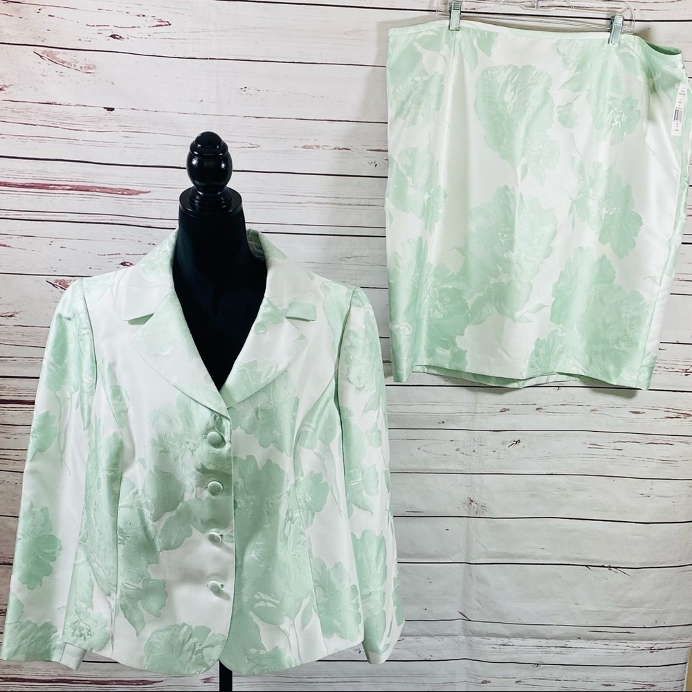 Tahari Asl 2PC Skirt Suit Green Floral Size‎ 18W